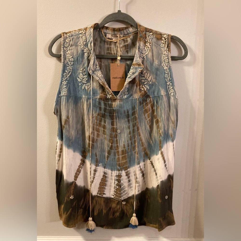 NWT Natura Women’s Sleeveless Top